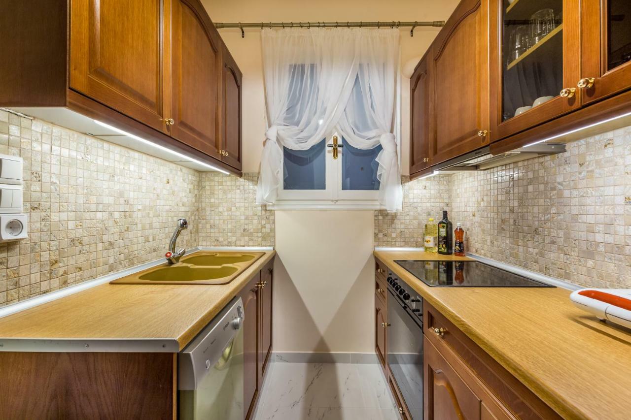 Chic Flat In Kolonaki Next To American Embassy Athén Kültér fotó